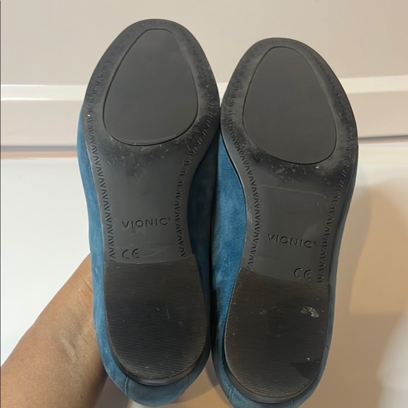 Vionic Blue Suede Willa Slip-On Flats size 7 - Picture 12 of 14